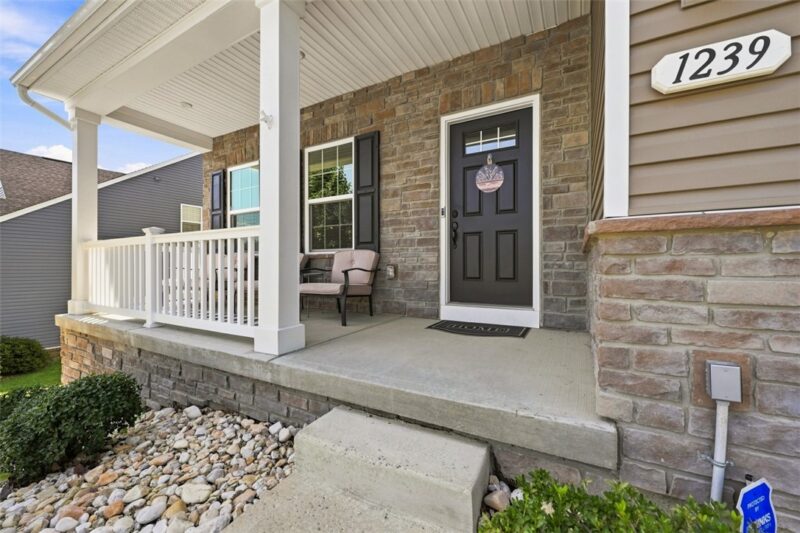 1239 Trailside Dr — photo 2