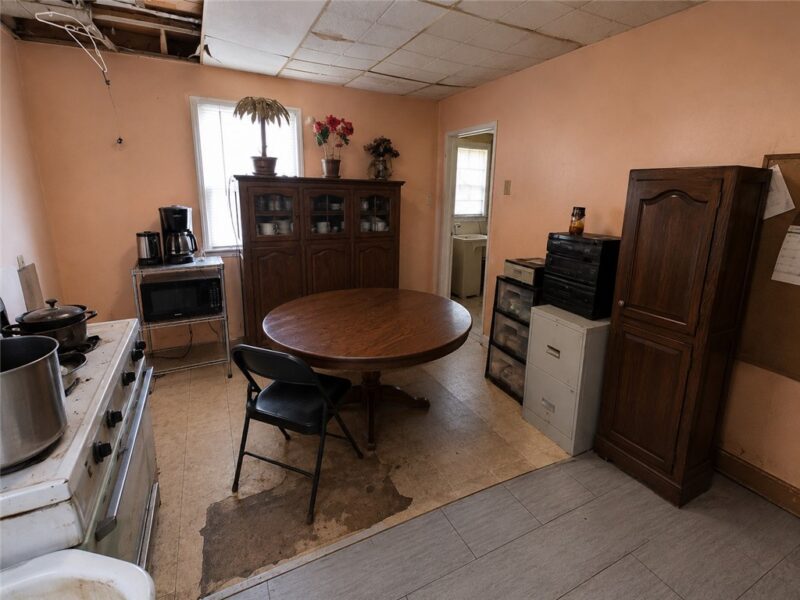 1611 BROADHEAD STREET — photo 3