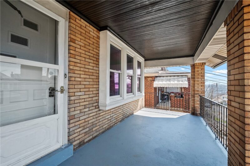 1407 Woodbourne Ave — photo 4
