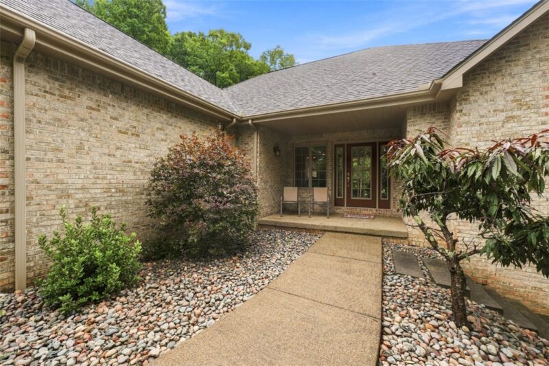 221 Shaw Court — photo 8