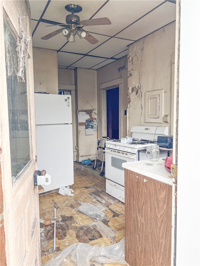 408 Oneida St — photo 4