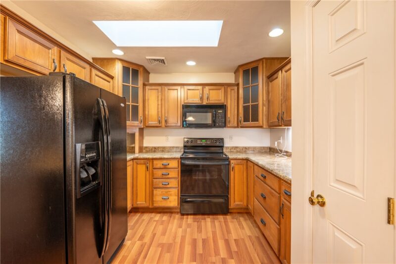 1525 Timothy Dr — photo 8