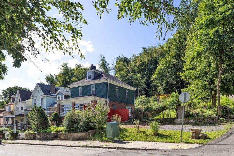 2802 Salisbury Street — photo 2