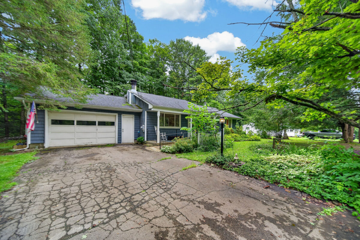 35999 Lake Shore DRIVE — photo 1