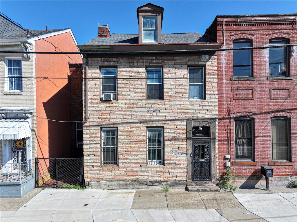 1032 Peralta St — photo 1