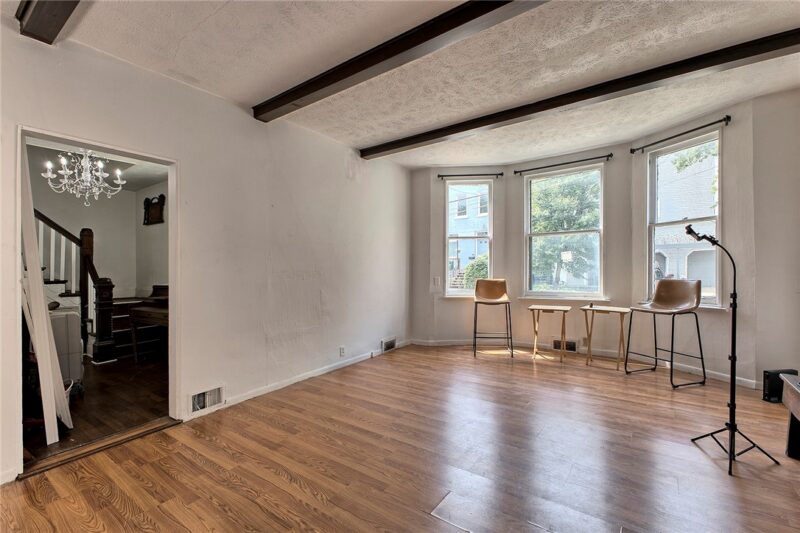 411 Noble St — photo 4