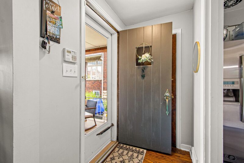 3259 Eastmont AVENUE — photo 4