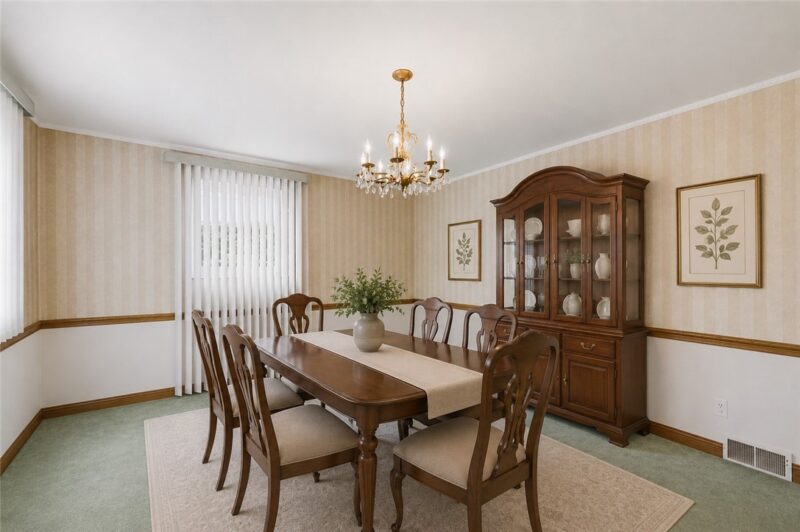 129 Dwellington Dr — photo 8