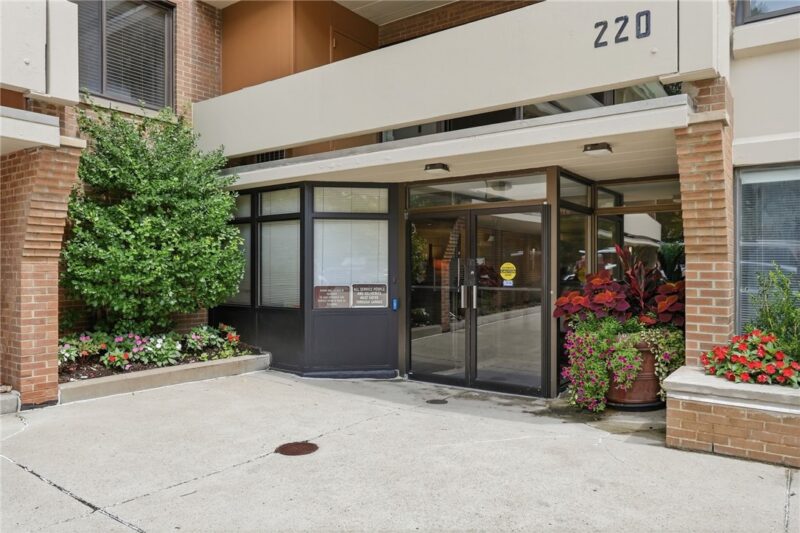 220 N DITHRIDGE 306 — photo 4