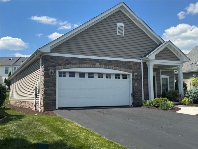132 Cobblestone Dr — photo 3