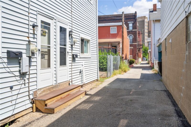 304 Pilgrim Way — photo 4