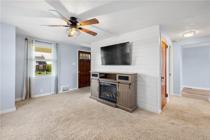 193 Woodhall Dr — photo 3
