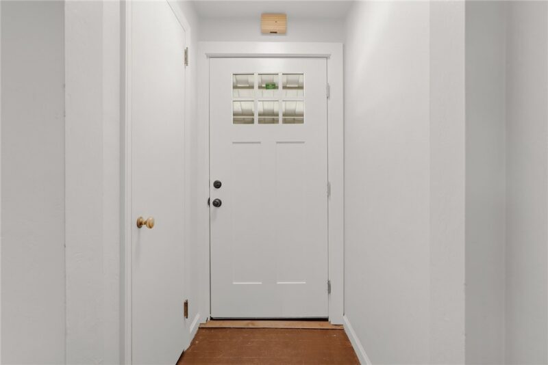 543 Fordham Ave — photo 4