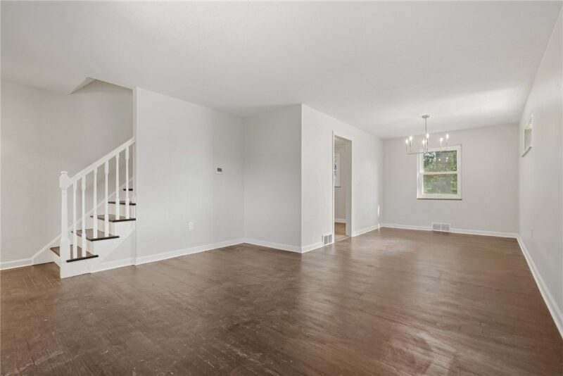 543 Fordham Ave — photo 5