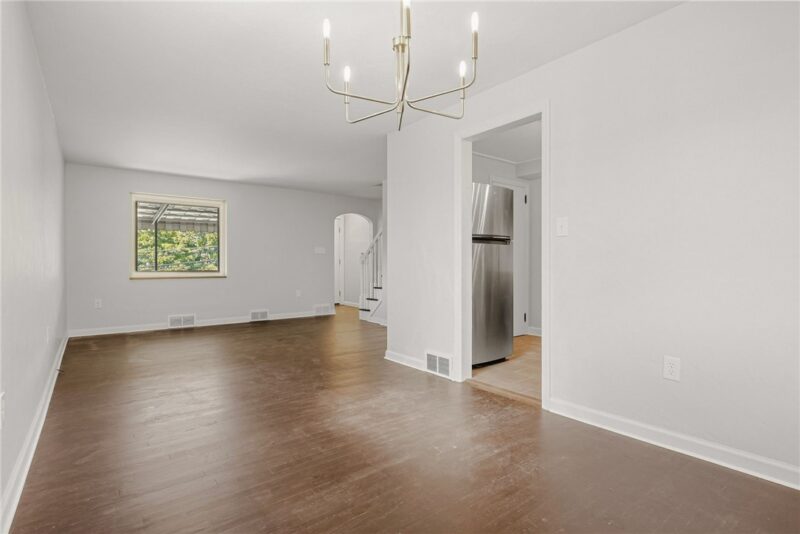 543 Fordham Ave — photo 6