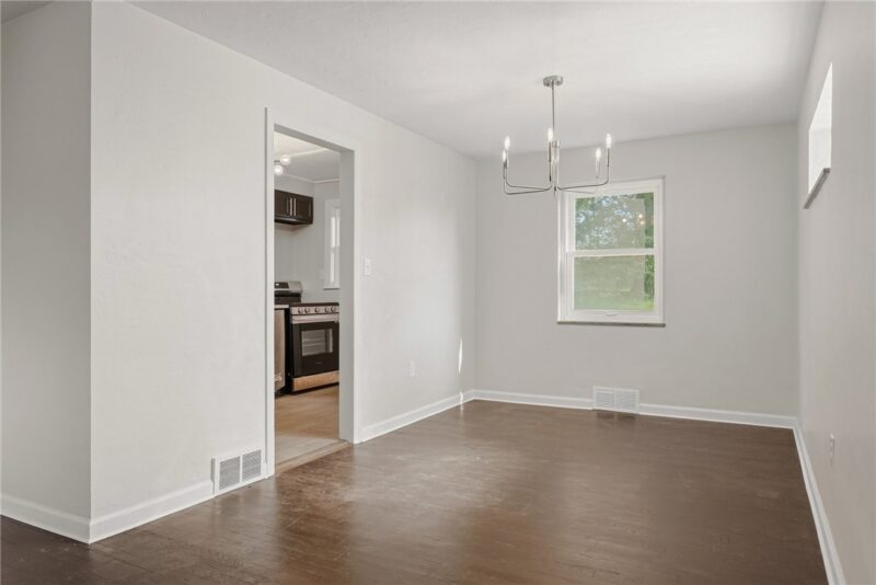 543 Fordham Ave — photo 7