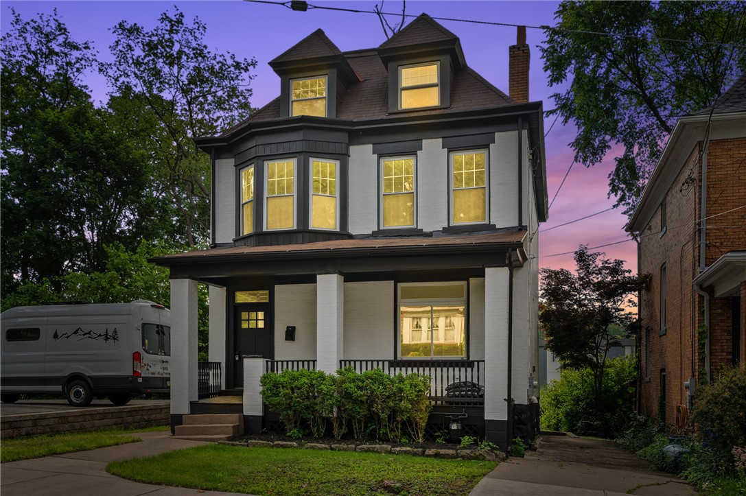 220 Dewey — photo 1