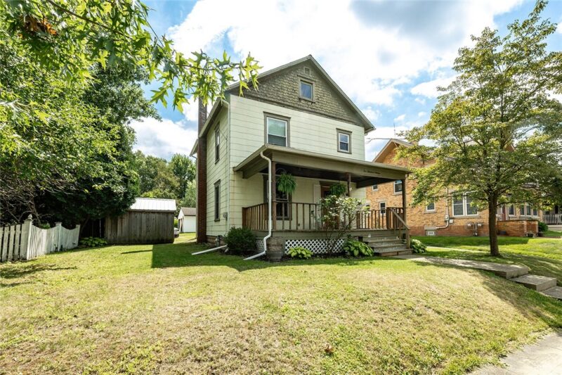 516 Stewart Ave — photo 2