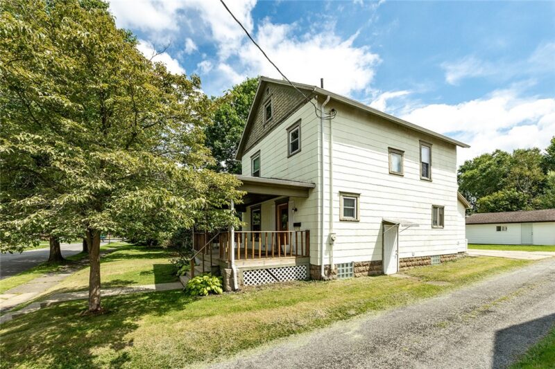 516 Stewart Ave — photo 3