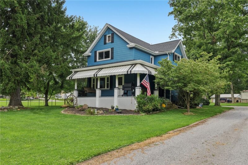 401 Winfield Rd — photo 2