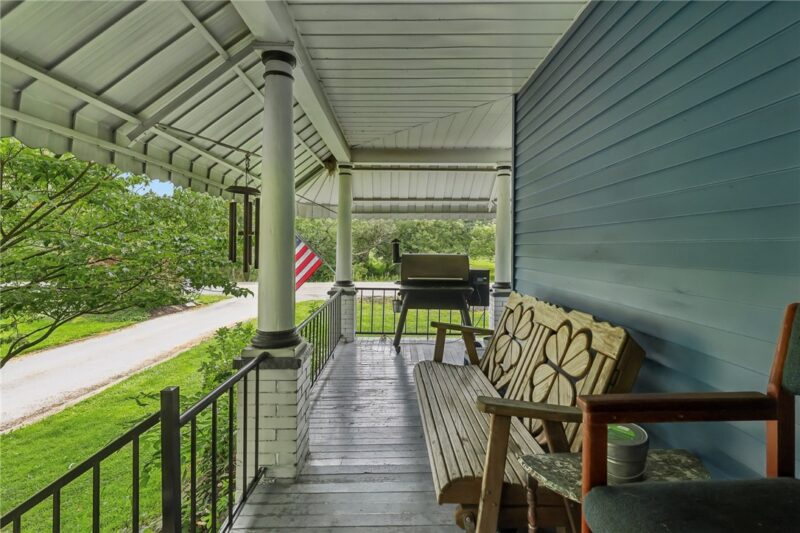 401 Winfield Rd — photo 3