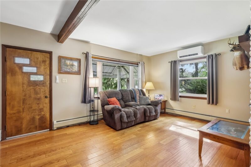 401 Winfield Rd — photo 5