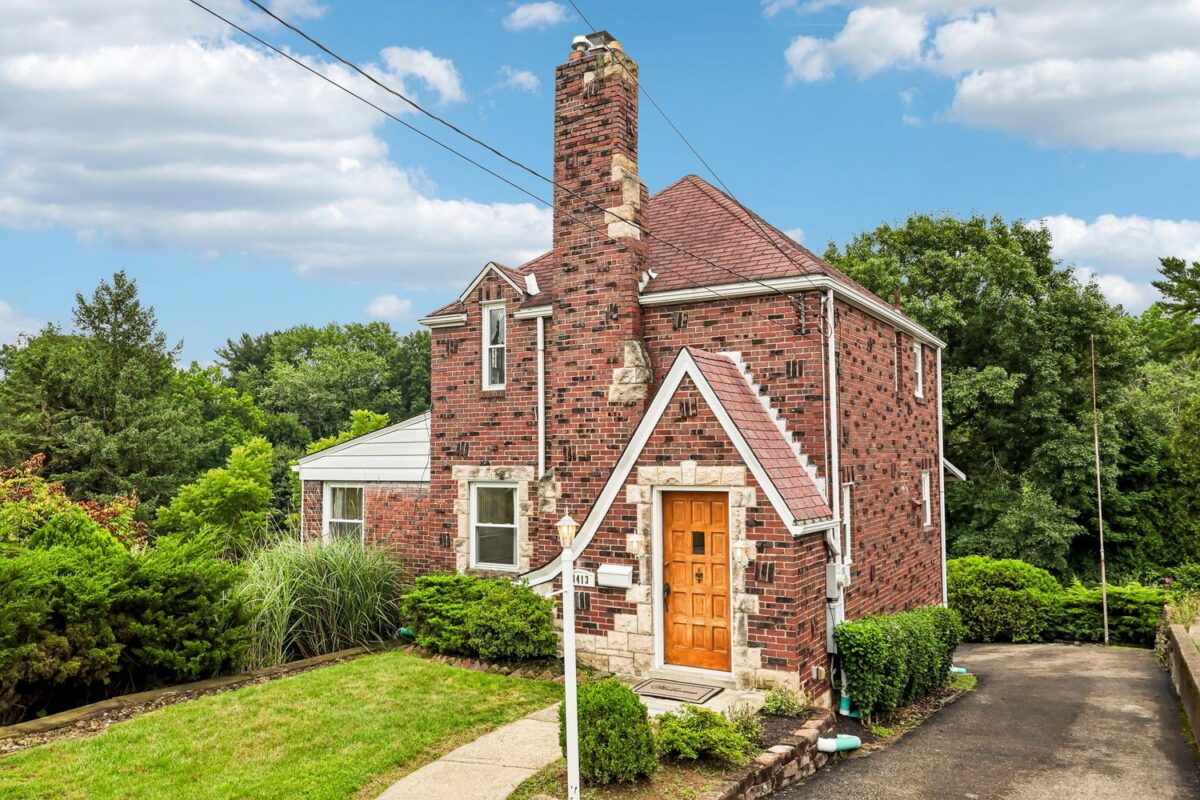 4413 E Brightview AVENUE — photo 1