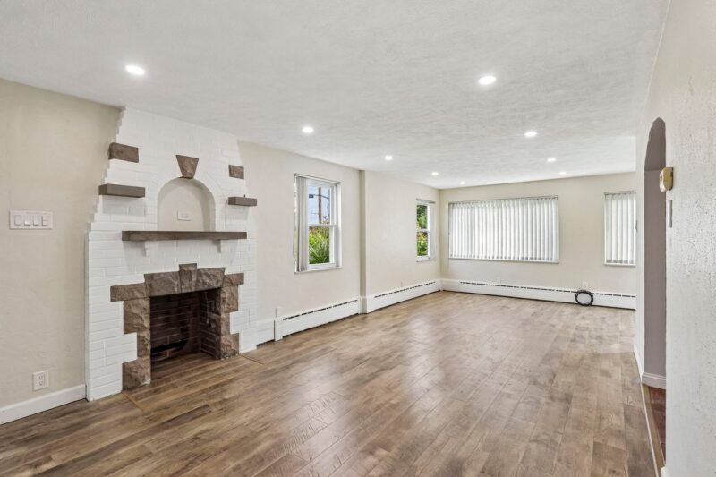 4413 E Brightview AVENUE — photo 3