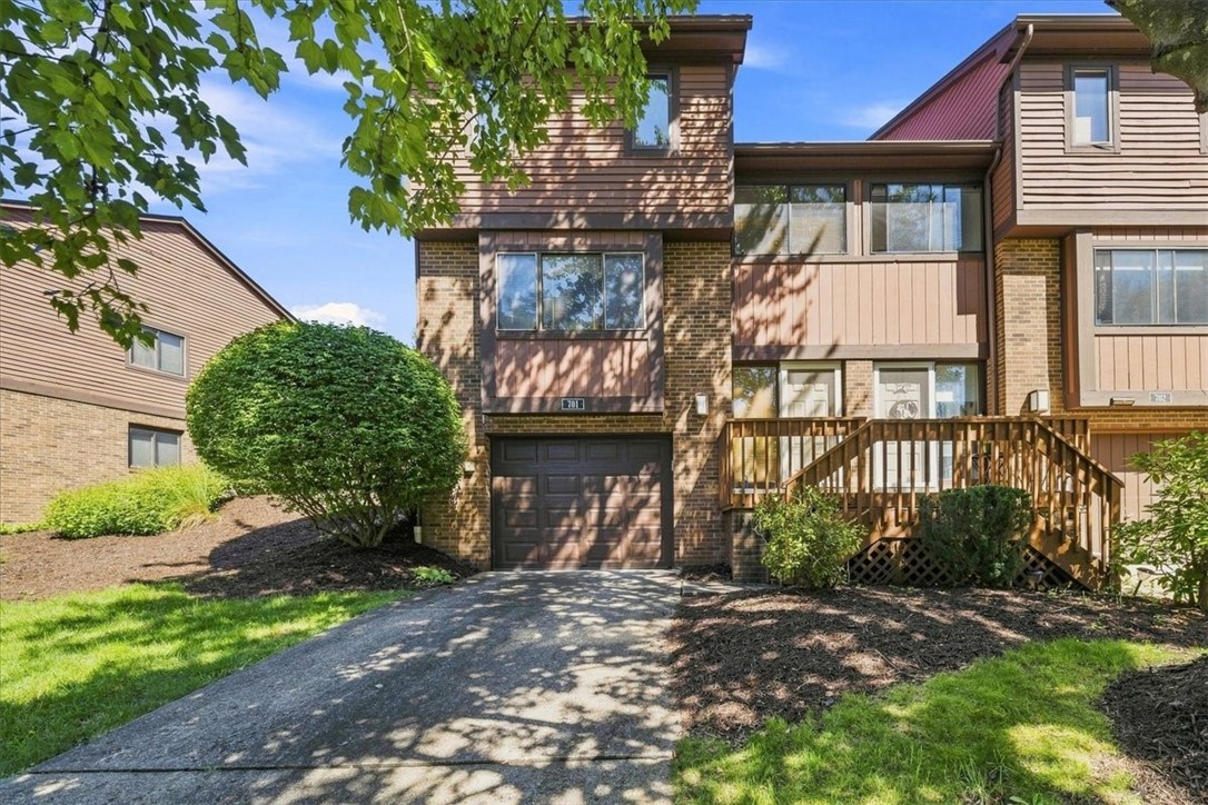 701 Forest Edge Court — photo 1