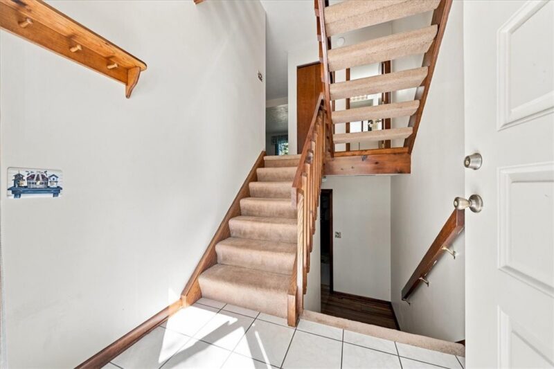 701 Forest Edge Court — photo 3