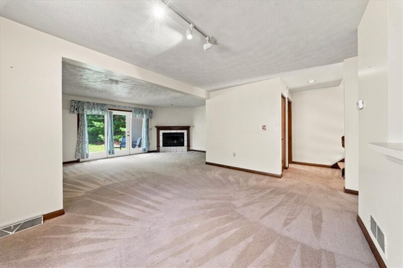 701 Forest Edge Court — photo 5