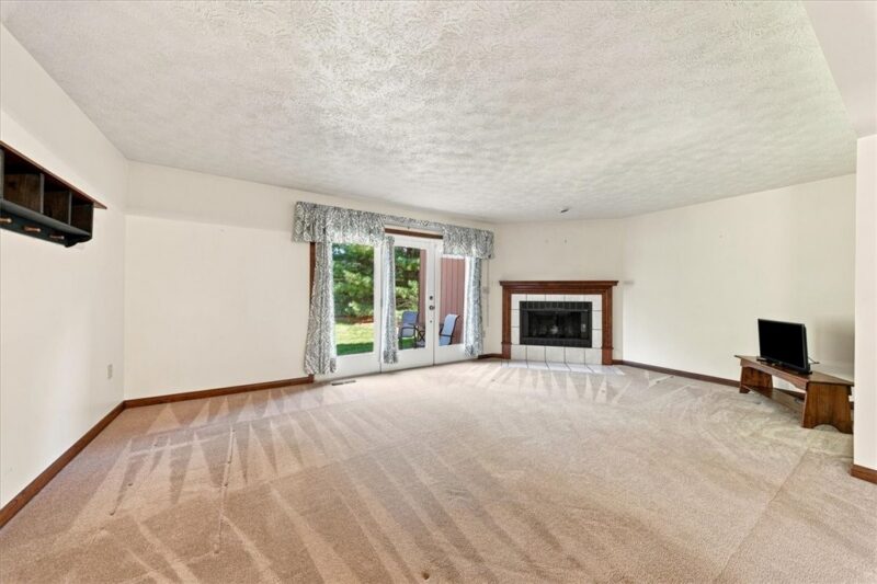 701 Forest Edge Court — photo 6