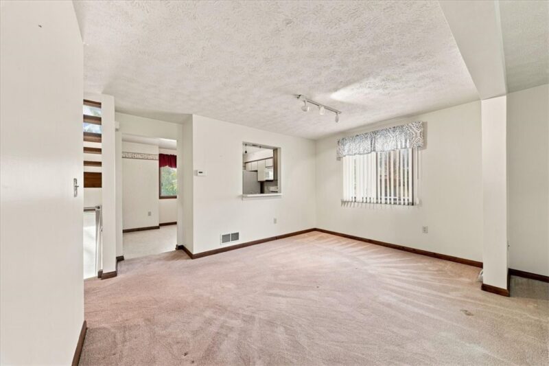 701 Forest Edge Court — photo 8