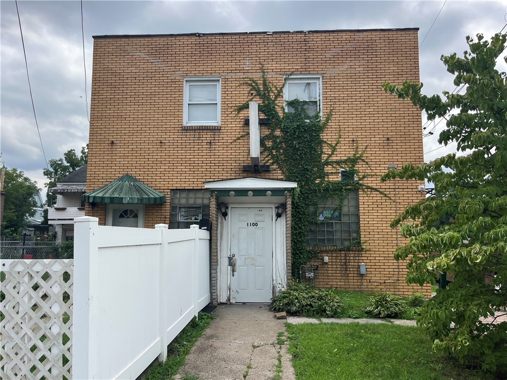 1100 Maple Ave — photo 1