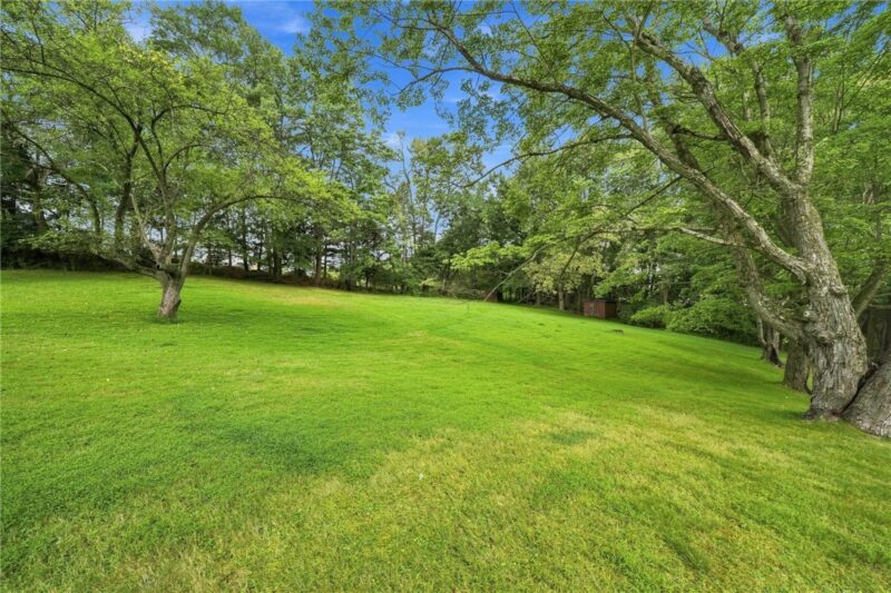 11 Reichold Rd — photo 3