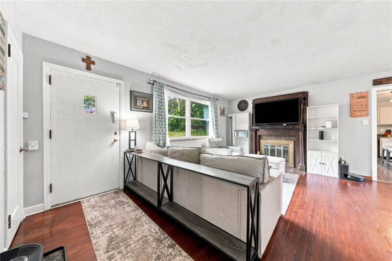 11 Reichold Rd — photo 4