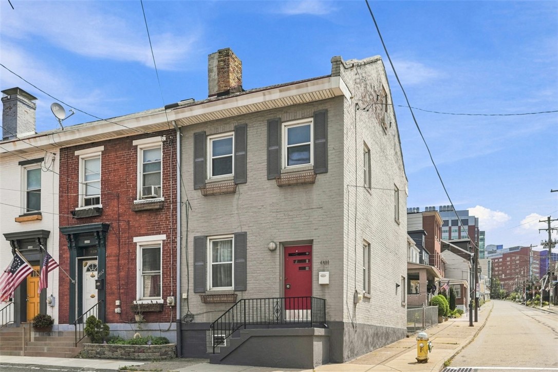4400 Davison St. — photo 1