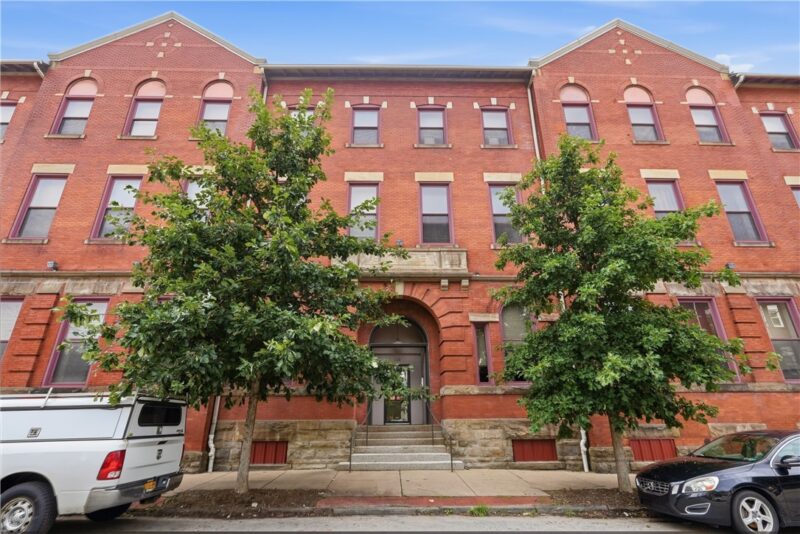 130 S 22nd St 1C — photo 3