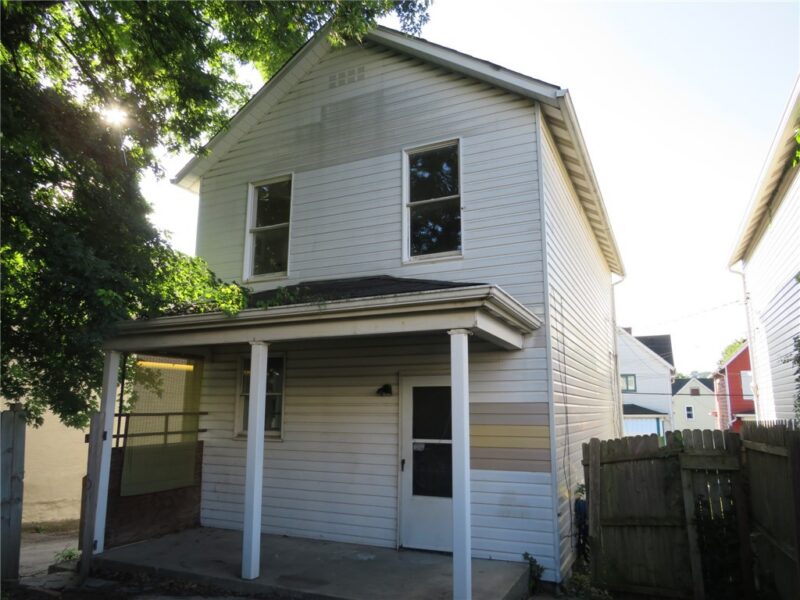 861 8th Ave — photo 3