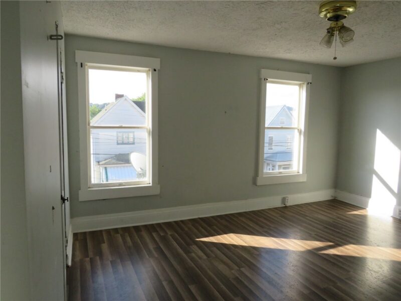 861 8th Ave — photo 7