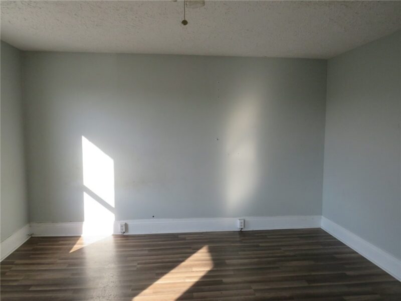 861 8th Ave — photo 8