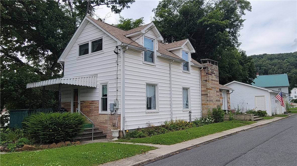 225 Clark Street — photo 1