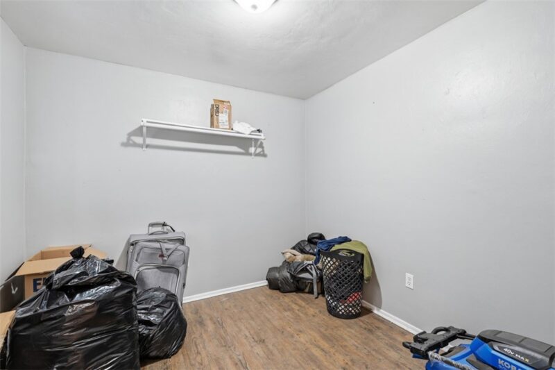 1255 Chartiers Ave — photo 8