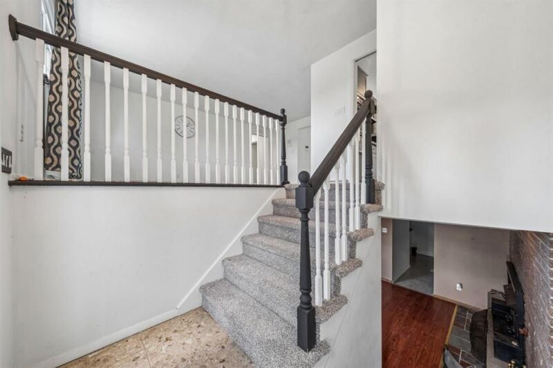 44 Chris Court — photo 5