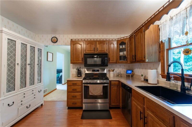6026 Forest Drive — photo 4