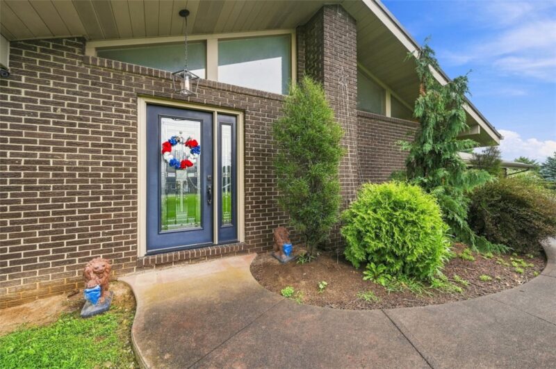 146 Shannon Rd — photo 2