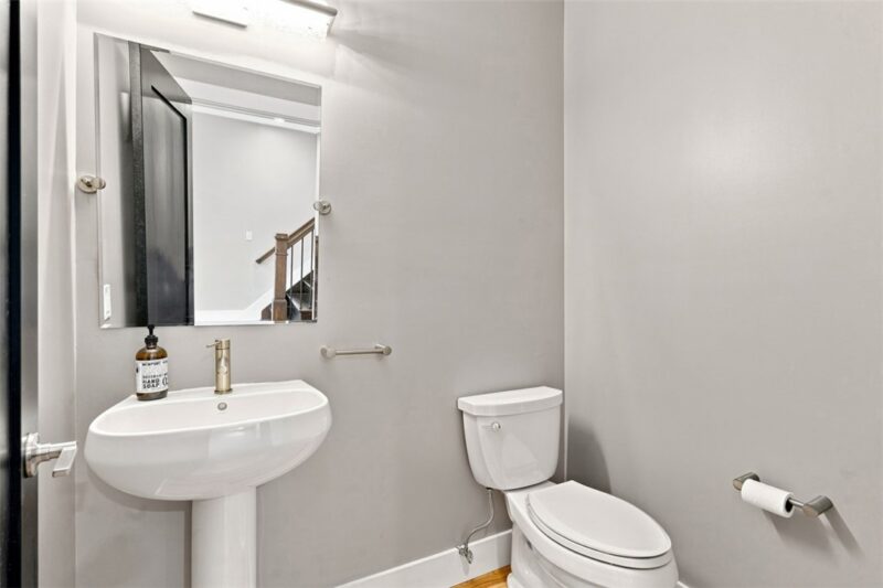2413 Jane Street — photo 6