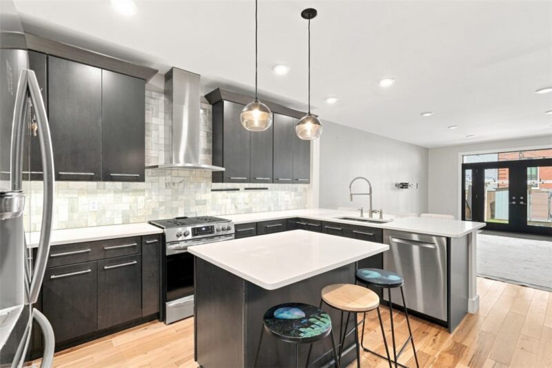 2413 Jane Street — photo 7