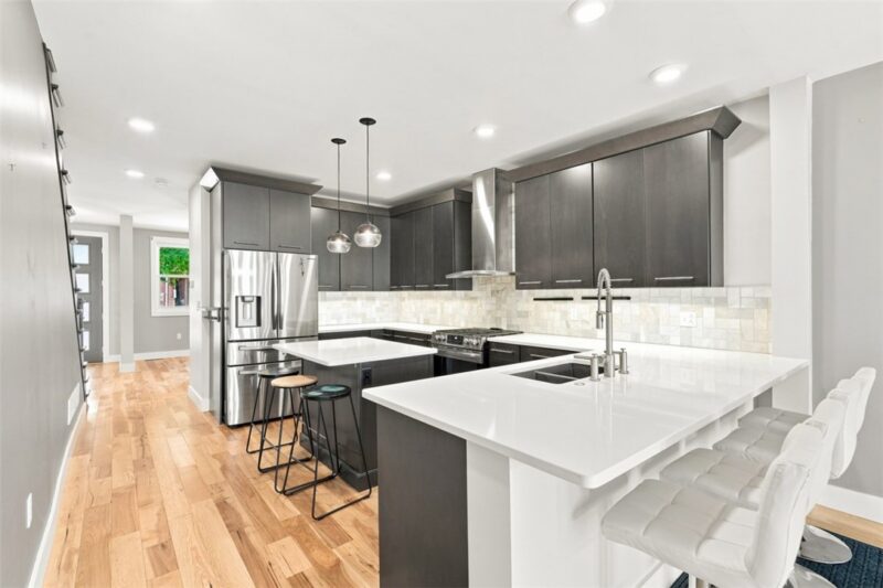 2413 Jane Street — photo 8