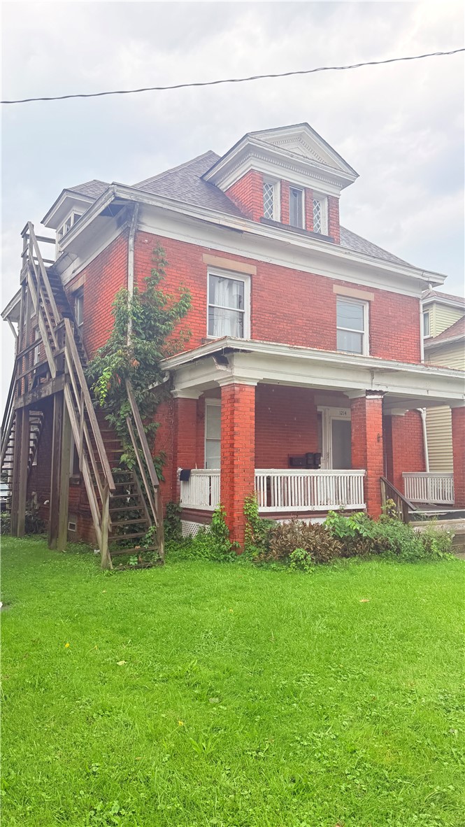 1214 E Washington St — photo 1